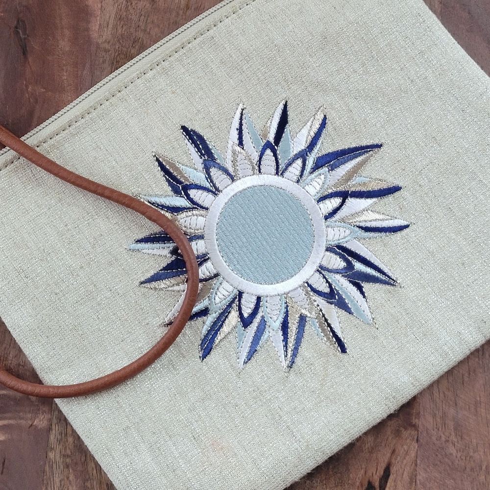 SAKROOTS | WRISTLET WITH BLUE SUN, TAN STRAP